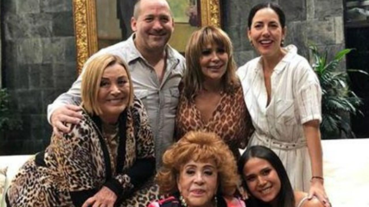 La familia revela cómo pasarán su primera Navidad sin Silvia Pinal, quieren que todos estén presentes, ¿irá Frida Sofía?