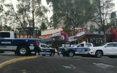 En solo 10 segundos mujer es asaltada con violencia en calles de Naucalpan; a gritos suplicó ayuda